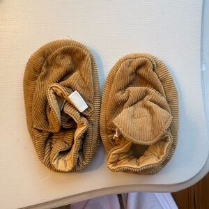 Pehr Corduroy Booties - Ochre size 6-12 months